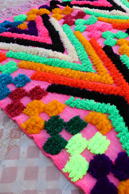 Tappeto Berbero Colorato Rosa Motivi Fluo- 190 x 142 cm Néda