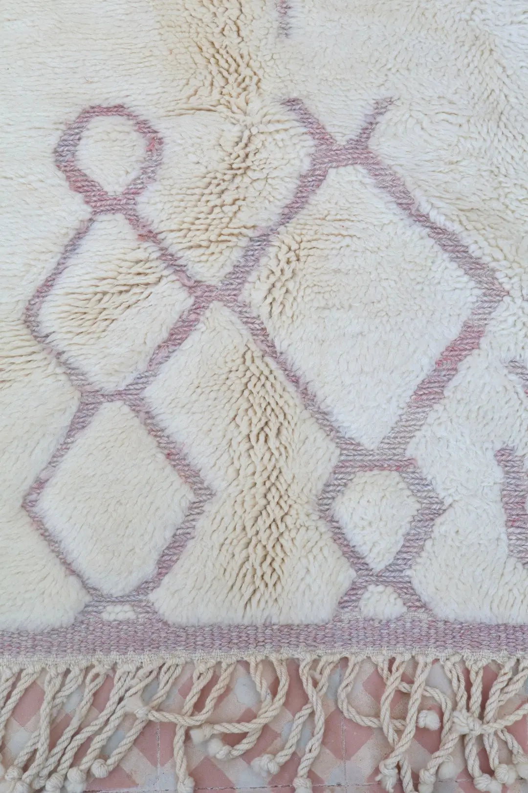 Tapis Berbère Mrirt Beige et Rosé Motifs Reliefs- 245 x 170 cm Néda