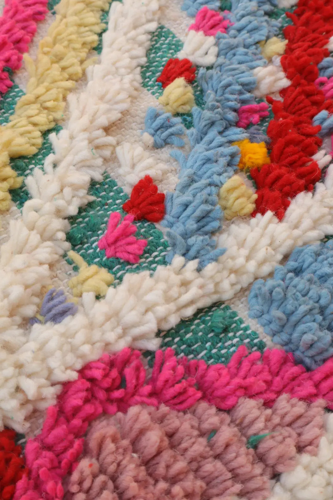 Tapis Berbère Coloré Azilal Trame et Motifs Verte-  240 x 152 cm Néda