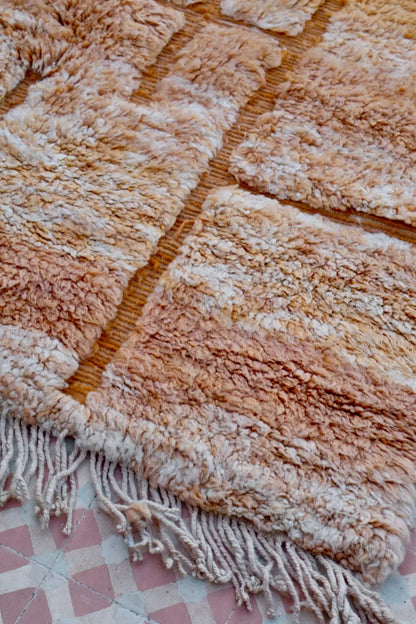 Tapis Berbère Orange Pêche Béni Ouarain Qualité Supérieure - 249 x 156 Néda