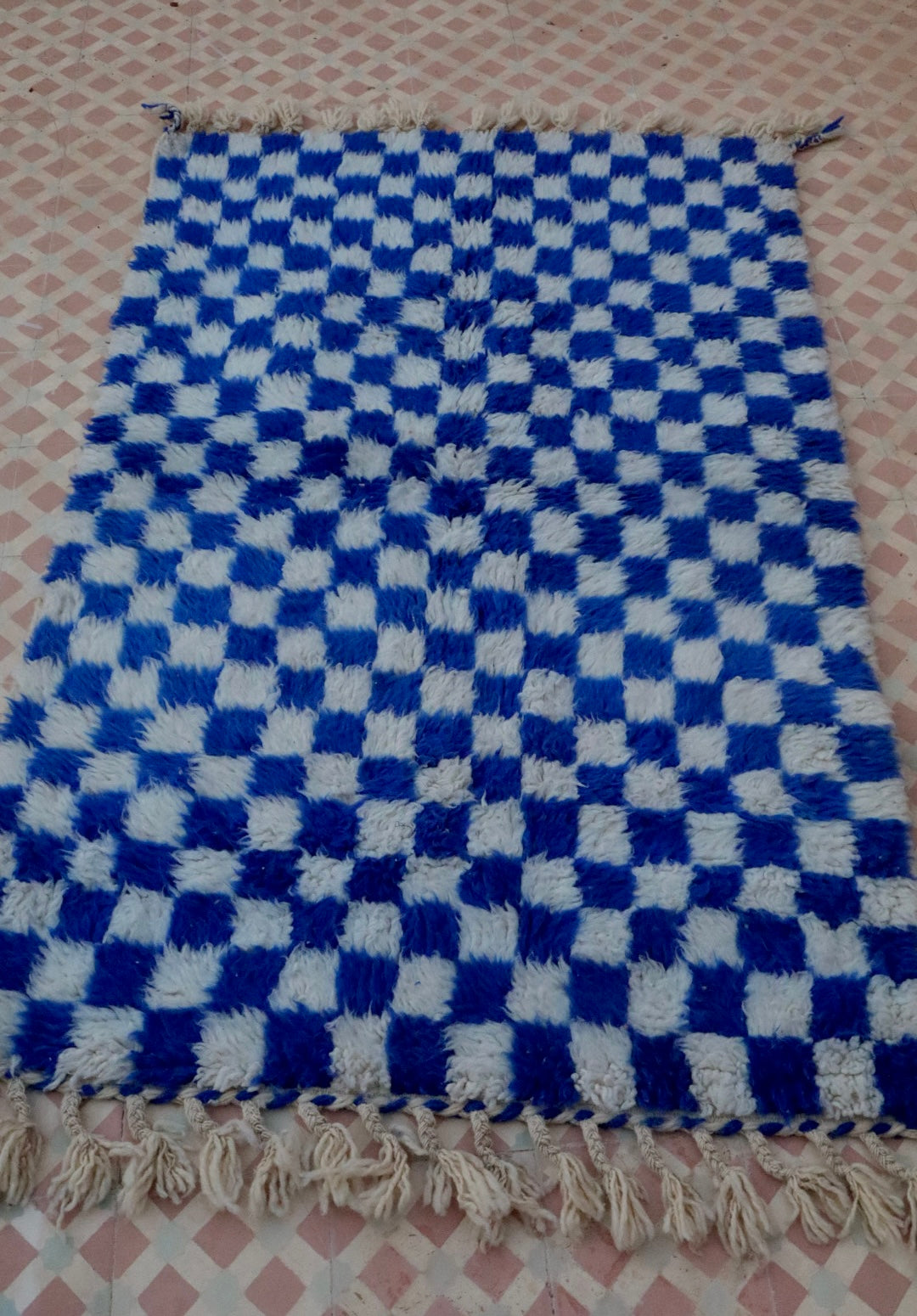 Tapis Berbère Coloré Béni Ouarain à Damiers Bleu Majorelle - 164 x 106 cm