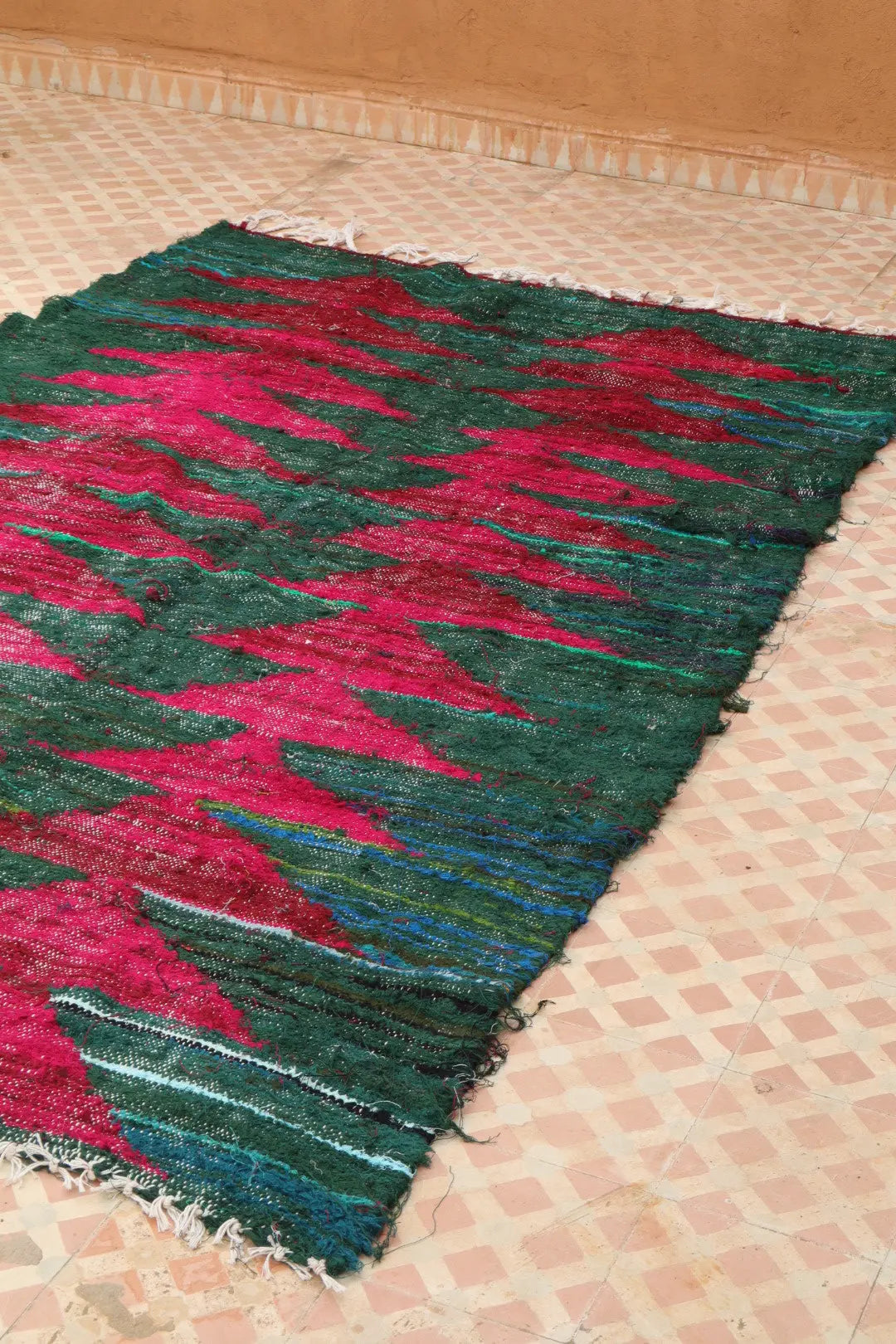 Tapis Berbère Coloré Kilim Boucherouite Vert Sapin et Bordeaux  - 248 x 145 cm Néda