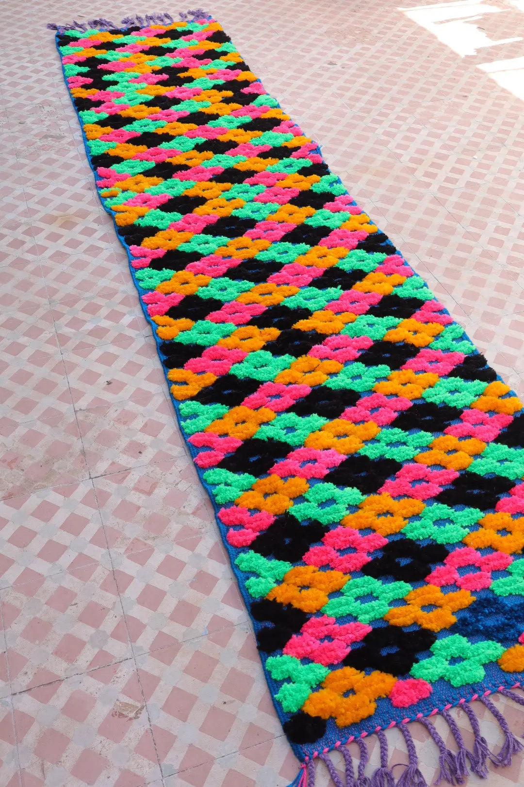 Tapis Berbère Couloir Azilal Bleu à Motifs Reliefs Multicolores - 313 x 74 cm Néda