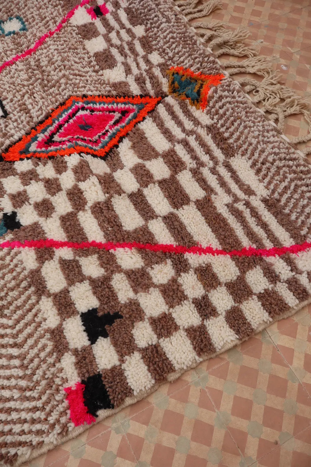 Tapis Berbère Coloré Azilal Motifs Blanc Motfis Multicolore-  247 x 160 cm Néda