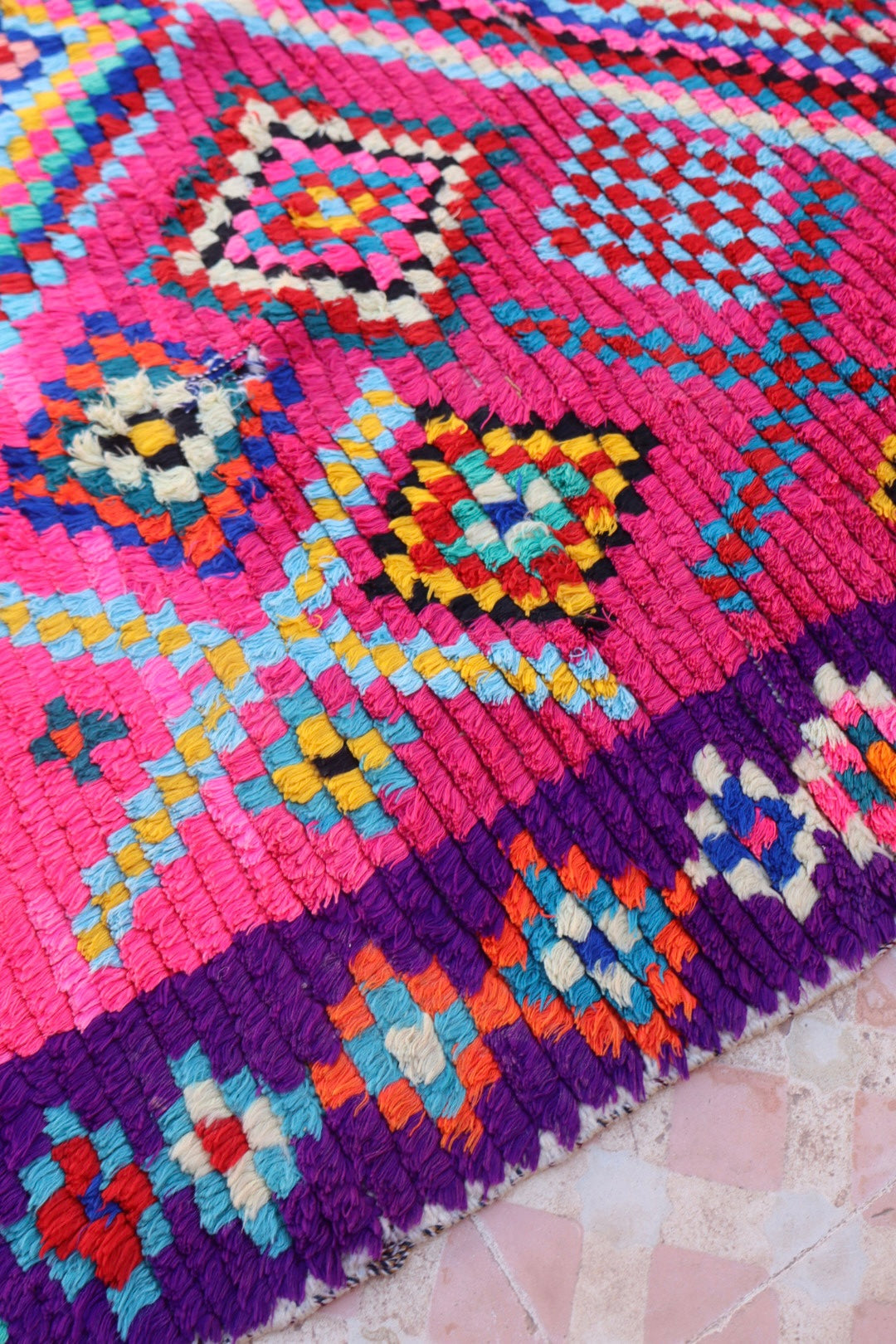 Tapis Berbère Azilal Vintage Coloré Rose - 240 x 139 cm Néda