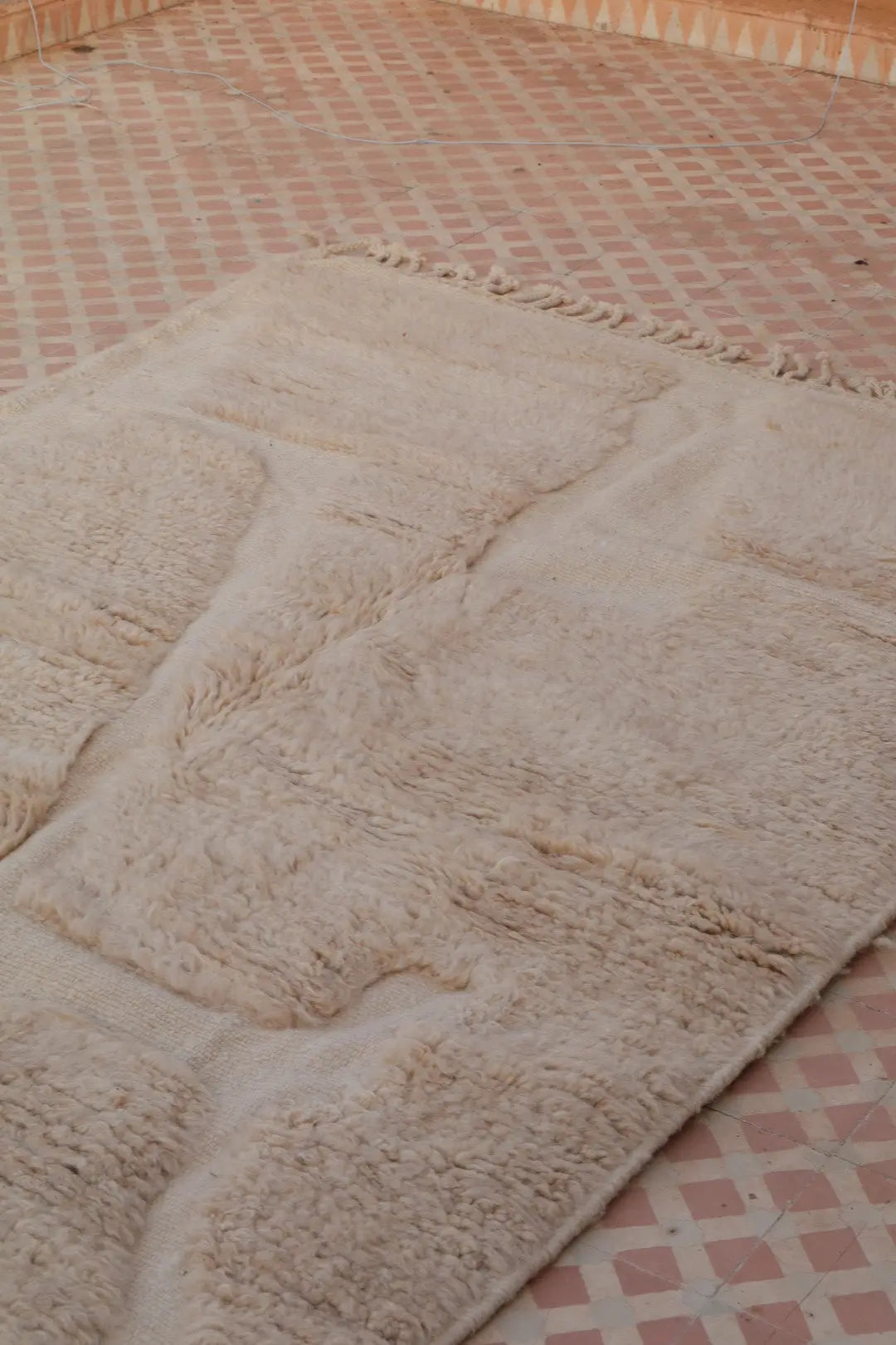 Berberteppich Beni Ouarain Weiß Modern mit Reliefs- 228 x 158 cm Néda