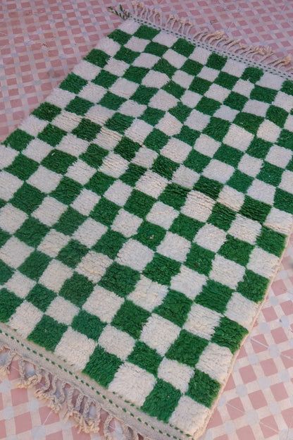 Tapis Berbère Coloré Béni Ouarain Damiers Vert Sapin - 161 x 115 cm Néda