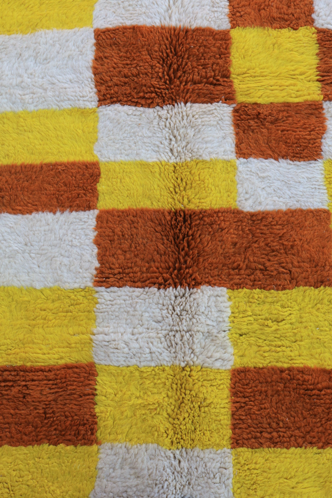 Colored Berber carpet Béni Ouarain with yellow and brown tiles - 263 x 155 cm