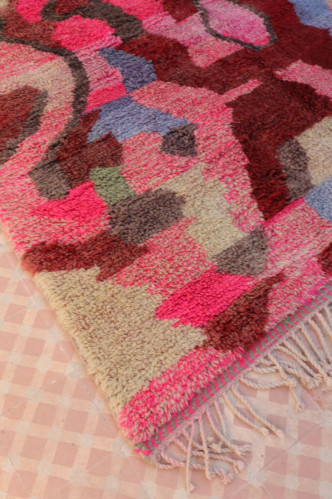 Tapis Berbère Boujad Rose Motifs Colorés - 292 x 205 cm Néda