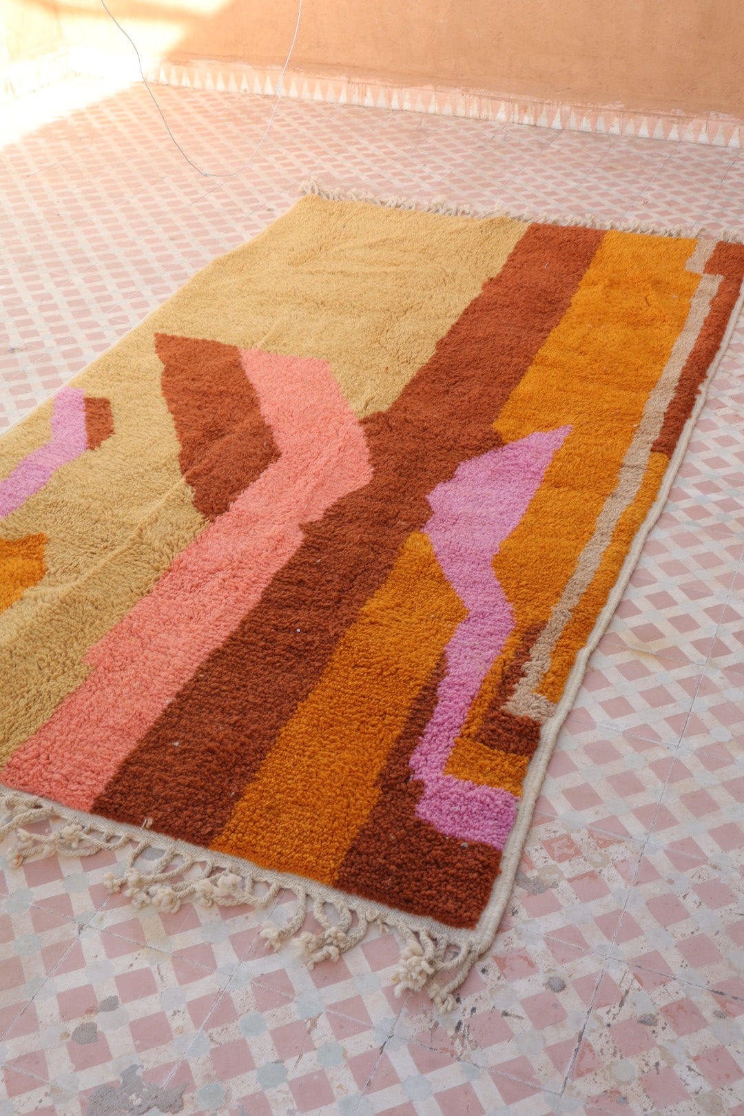 Tapis Berbère Azilal Contemporain Qualité Supérieure - 245 x 132 cm Néda