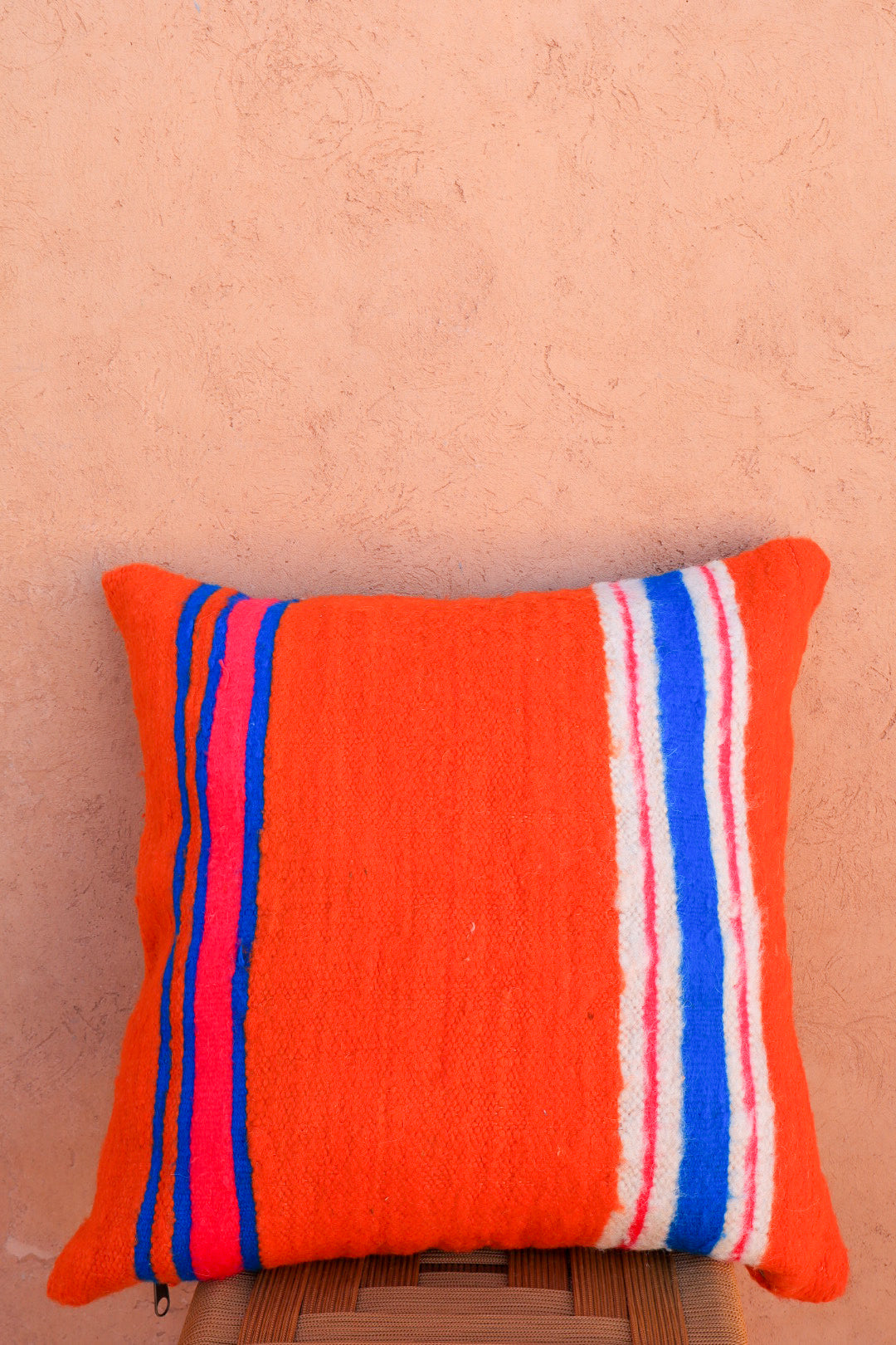 Cushion de lana a rayas ELA - naranja rosa