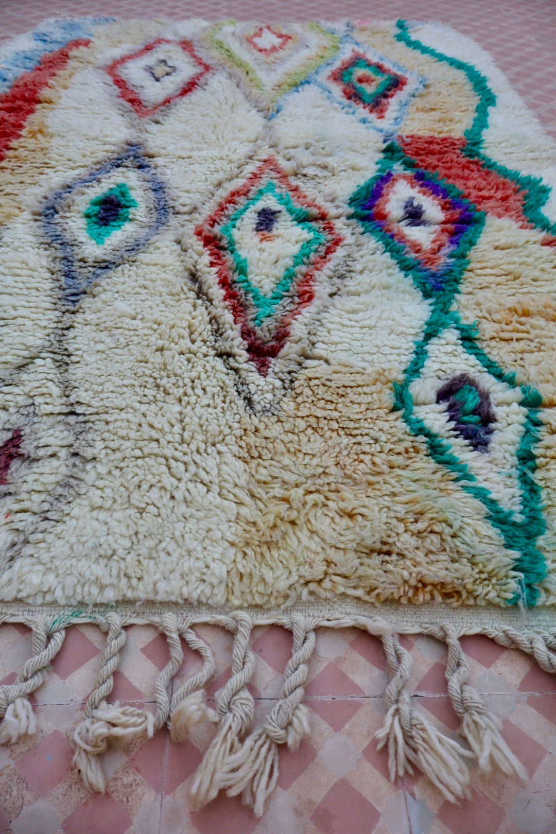 Tapis Berbère Boujaad Blanc Motifs Colorés - 222 x 146 cm Néda