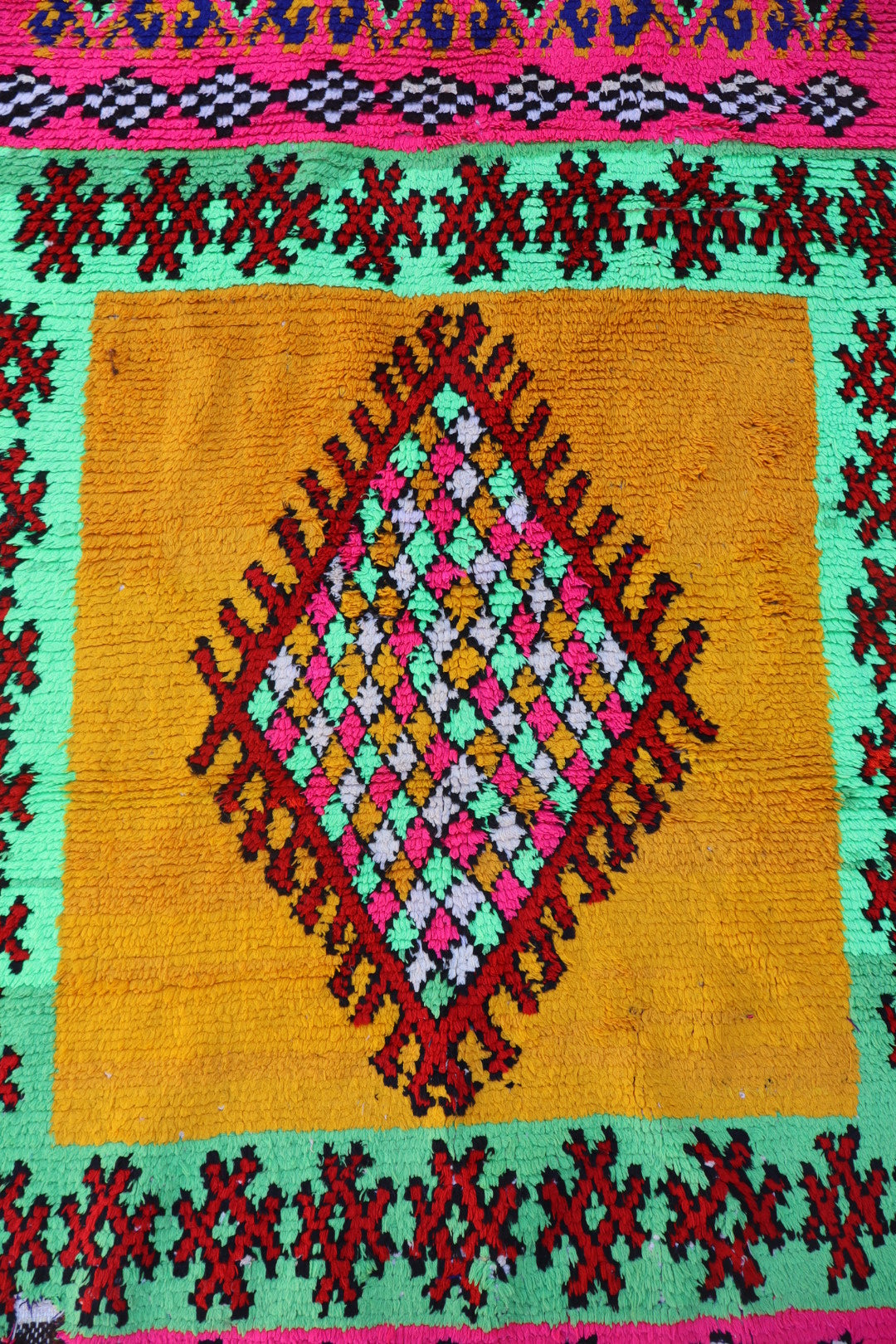 Tapis Berbère Azilal Couloir Vintage Fluo- 327 x 128 cm Néda