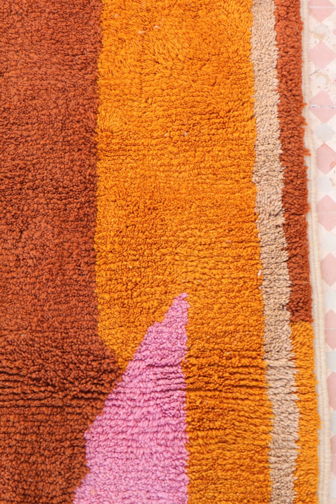 Tapis Berbère Azilal Contemporain Qualité Supérieure - 245 x 132 cm Néda