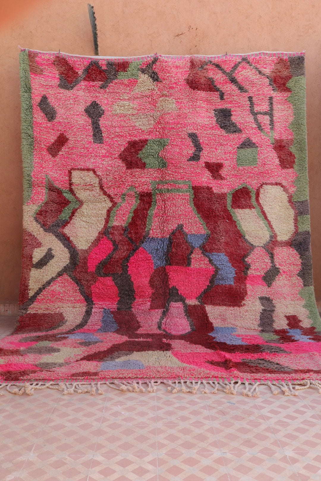 Tapis Berbère Boujad Rose Motifs Colorés - 292 x 205 cm Néda
