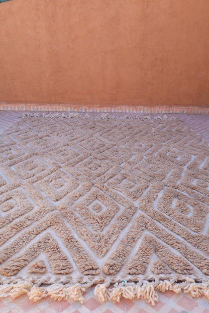 Tapis Berbère Béni Ouarain Beige Foncé à Motifs Losanges en Relief - 276 x 192 cm