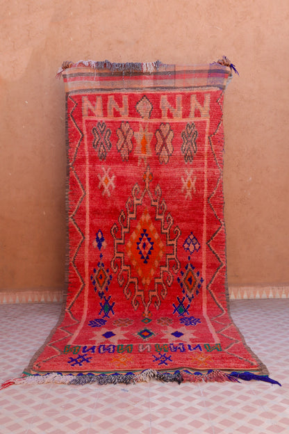 Tapis berbère ancien terracotta tapis marocain vintage terracotta de couloir long tapis berbère ancien terracotta tapis berbère Azilal vintage bohème chic 