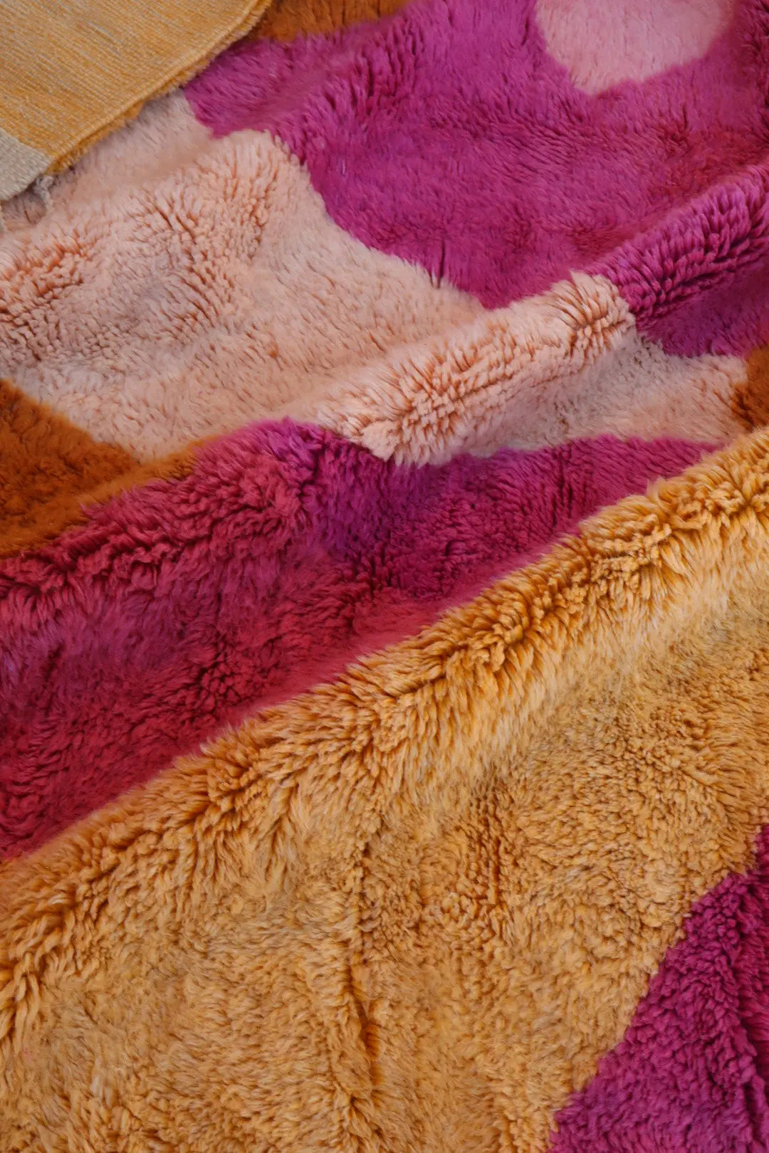 Tapis Berbère Mrirt « Sun Kissed » Les Dessins de Néda - 200 x 300 cm Néda