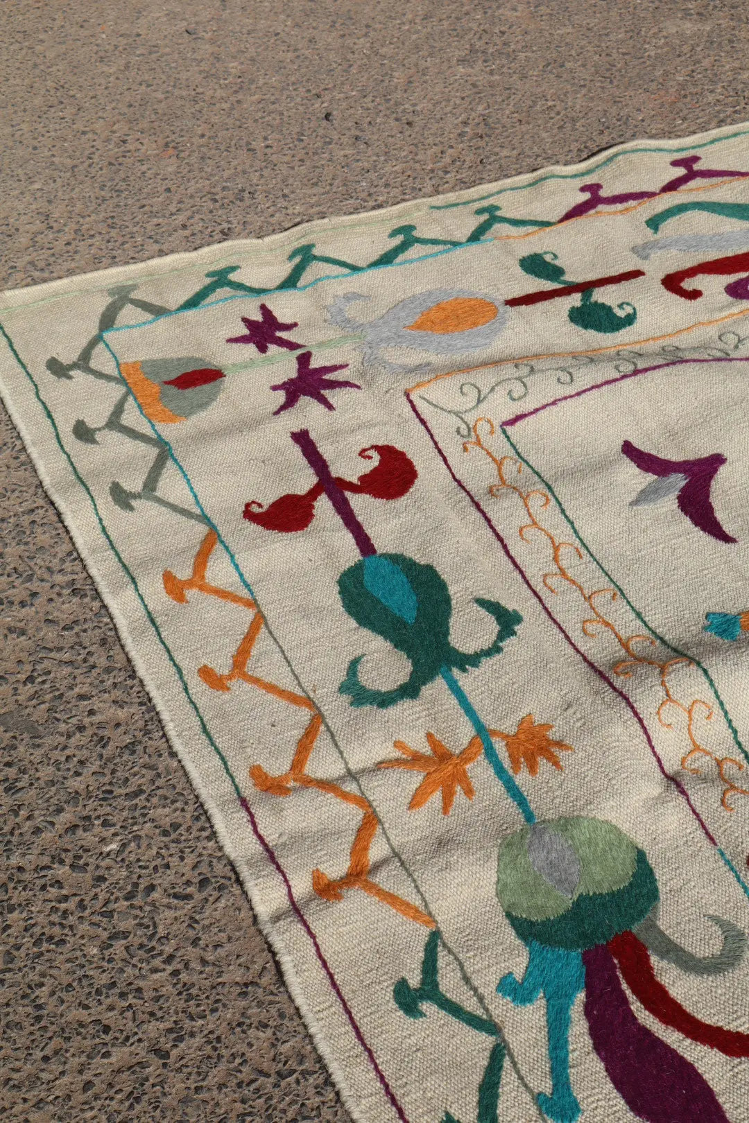 Tapis Kilim Suzani Blanc Bleu Multicolore – 240x 170 cm Néda