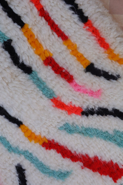 Tapis Berbère Azilal Blanc Motifs Losanges Colorés et Fluo- 149  x 104 cm Néda
