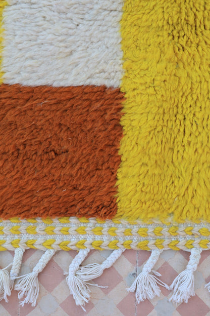 Tappeto berbero Beni Ouarain giallo e marrone - 263 x 155 cm