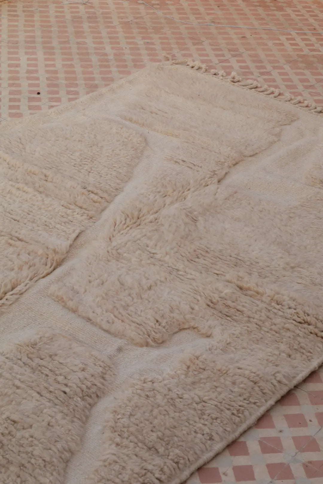 Berberteppich Beni Ouarain Weiß Modern mit Reliefs- 228 x 158 cm Néda
