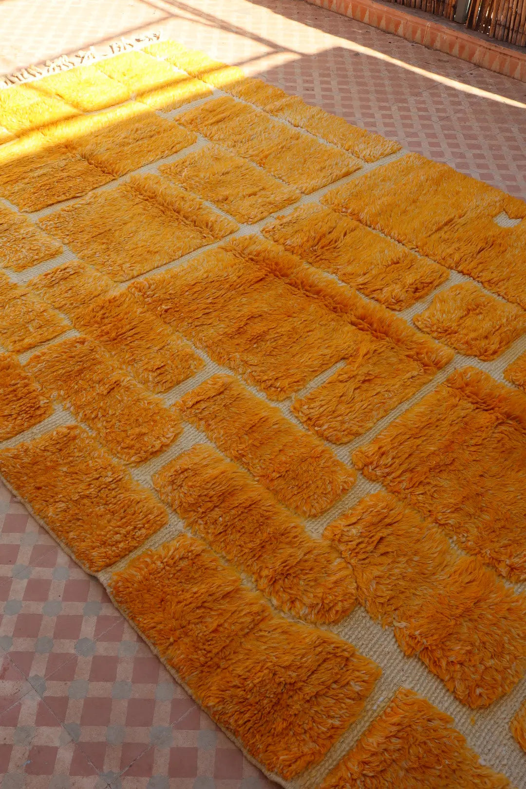 Tapis Berbère Mrirt Coloré Jaune d’Or - 287 x 178 cm Néda