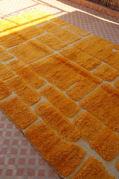 Tapis Berbère Mrirt Coloré Jaune d’Or - 287 x 178 cm Néda