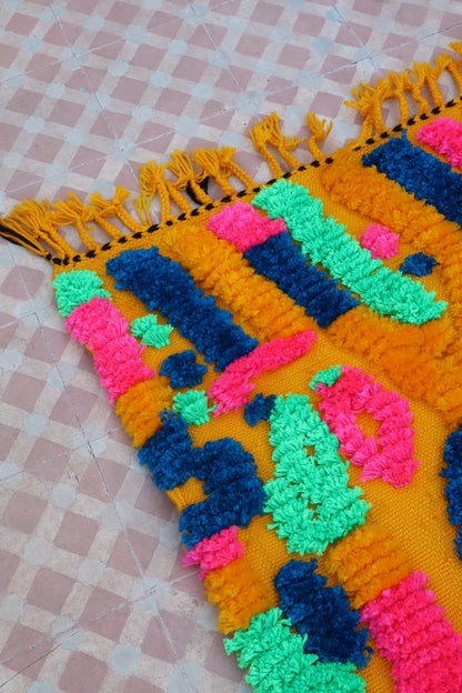 Tapis Berbère Coloré Jaune Moutarde Motifs Fluos-  190 x 142  cm Néda