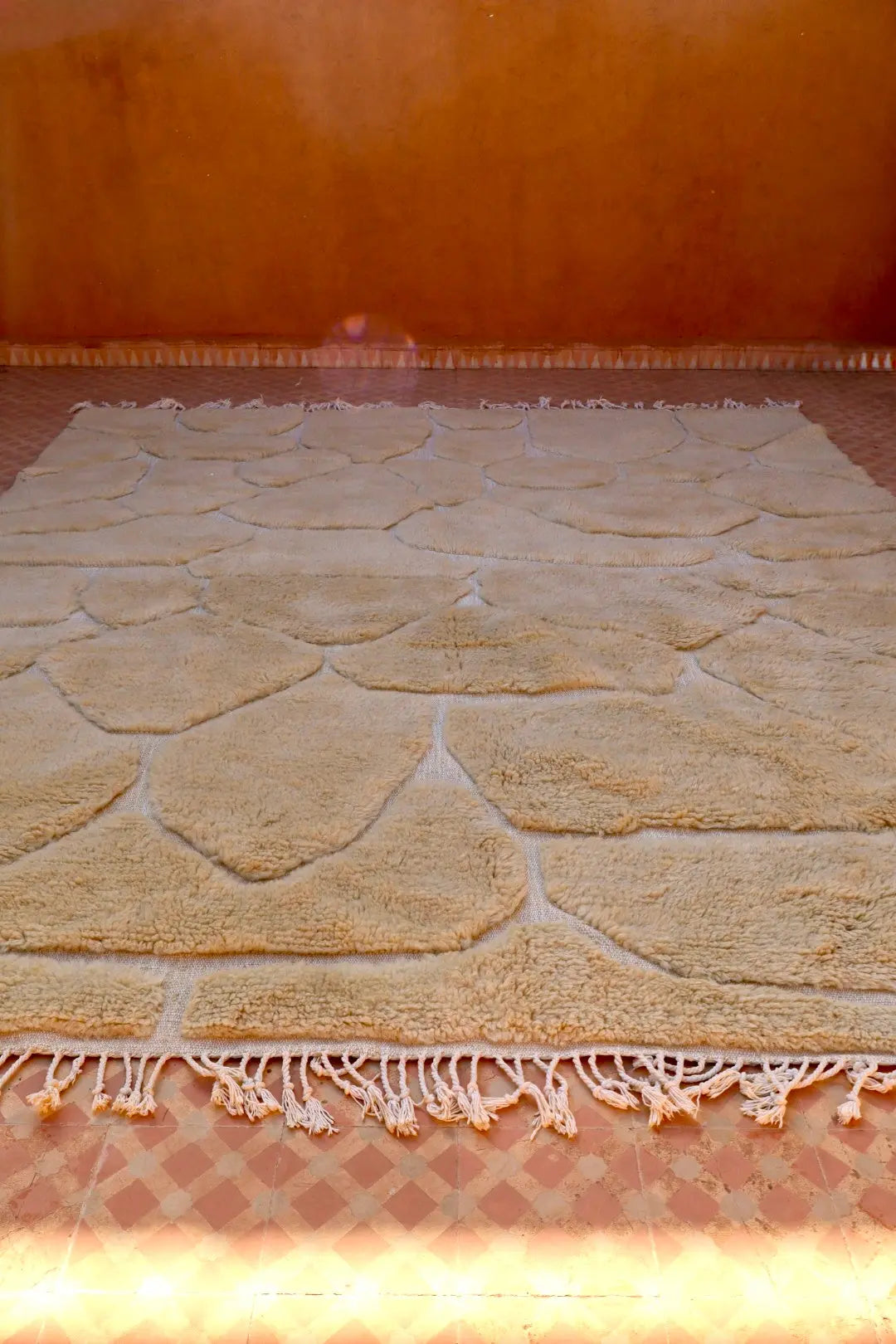 Tapis Berbère Béni Ouarain Blanc Moderne à Reliefs Qualité Supérieure- 310 x 256 cm Néda