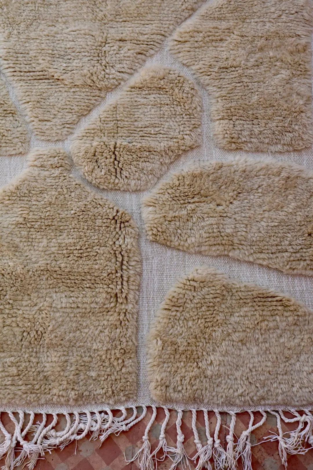 Tapis Berbère Béni Ouarain Blanc Moderne à Reliefs Qualité Supérieure- 310 x 256 cm Néda