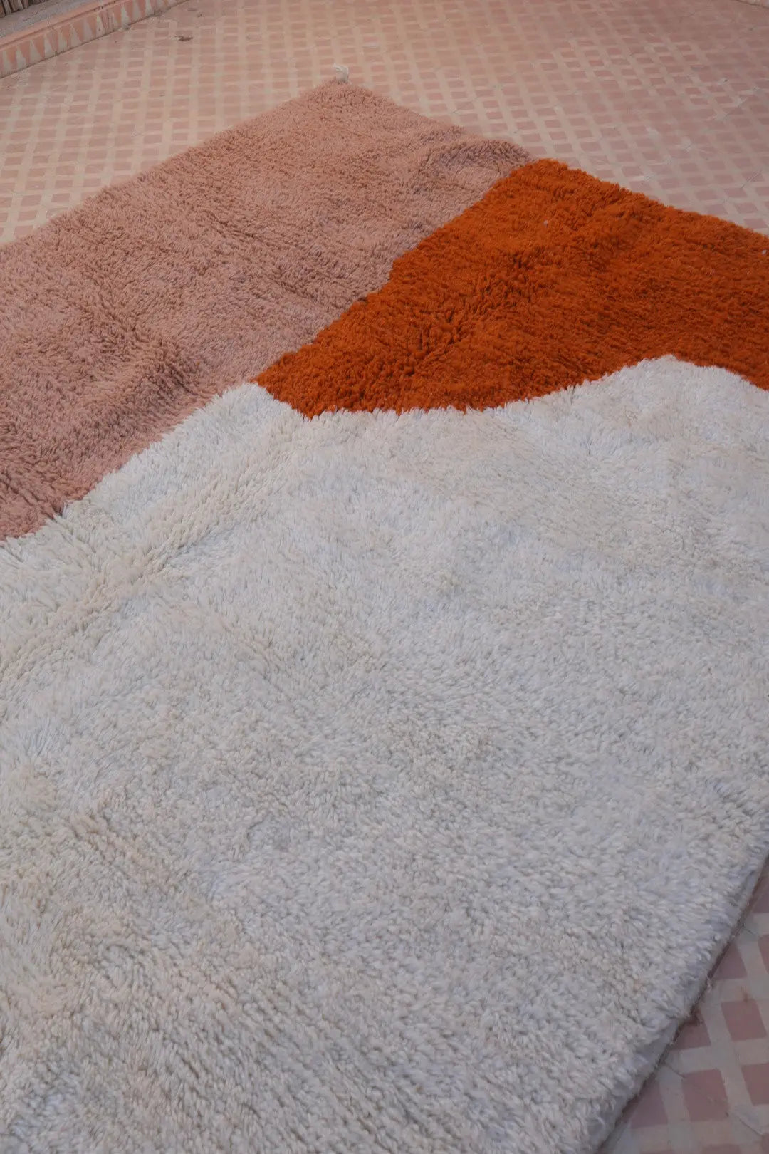 Tapis Berbère Coloré Contemporain Terracotta & Rose Poudré - 293 x 203 cm Néda