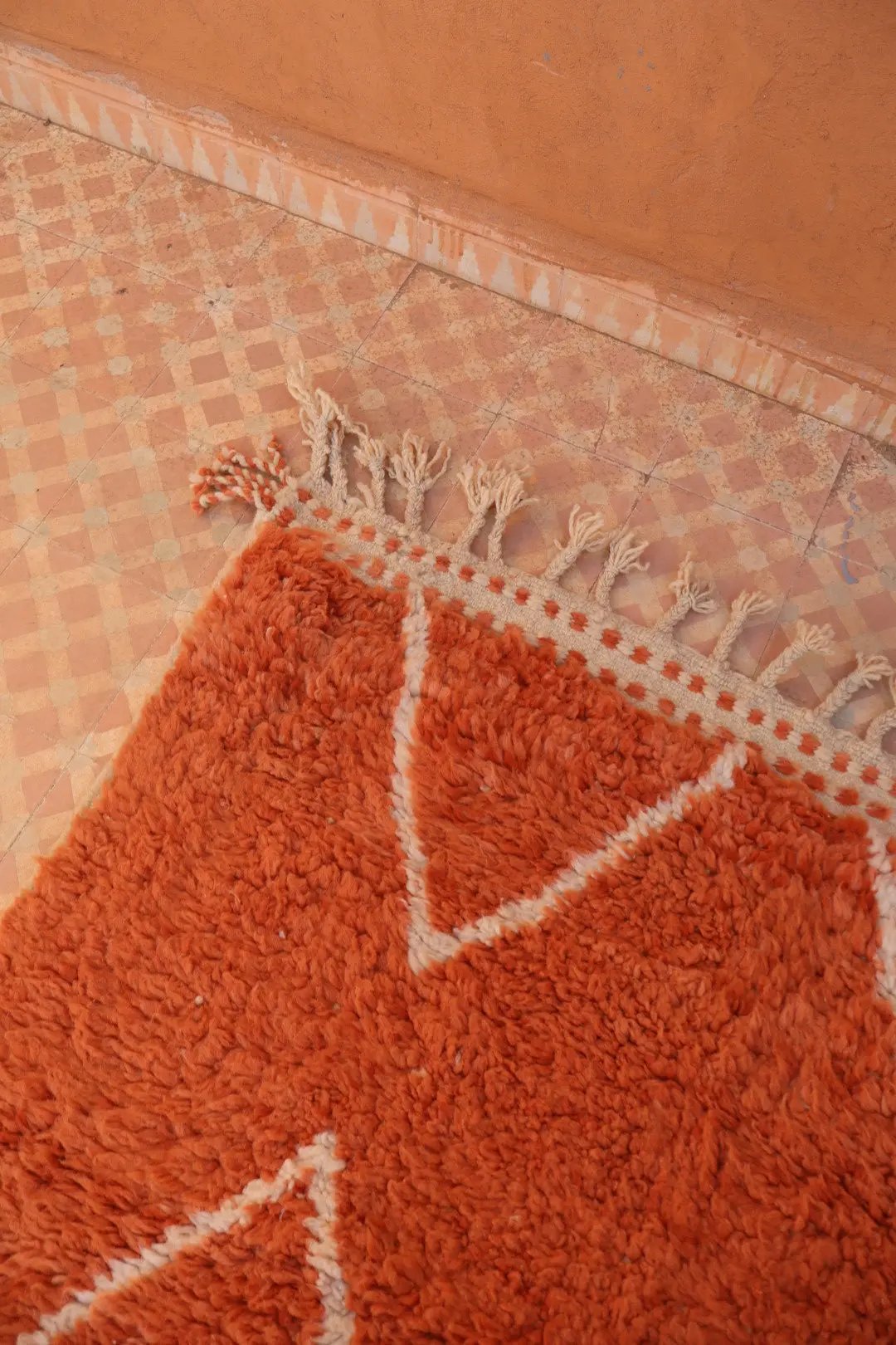 Tapis Berbère Coloré Terracotta et Blanc Béni Ouarain- 288 x 195 cm Néda