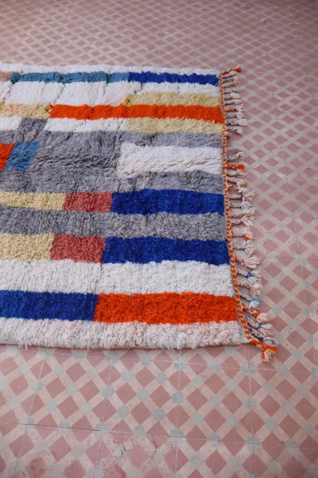 Tapis Berbère Azilal Écru Lignes Colorées- 249 x 157  cm Néda