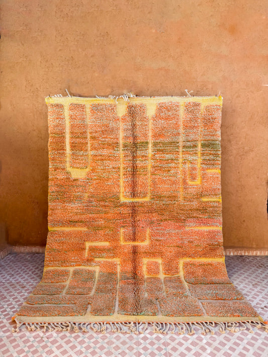 Tapis berbère béni ouarain terracotta couleur couchée de soleil orange jaune à reliefs moderne fait main 