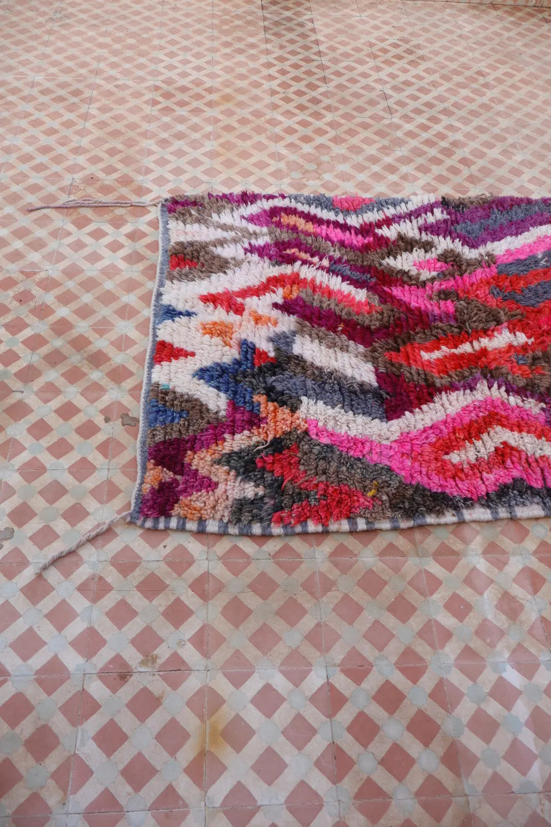 Alfombra Bereber Boujad Colorida Violeta Rosa Roja - 105 × 160 cm Néda