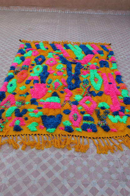 Tapis Berbère Coloré Jaune Moutarde Motifs Fluos-  190 x 142  cm Néda