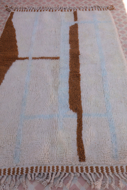 Béni Baige Berber carpet with brown and blue abstract patterns - 176 x 121 cm