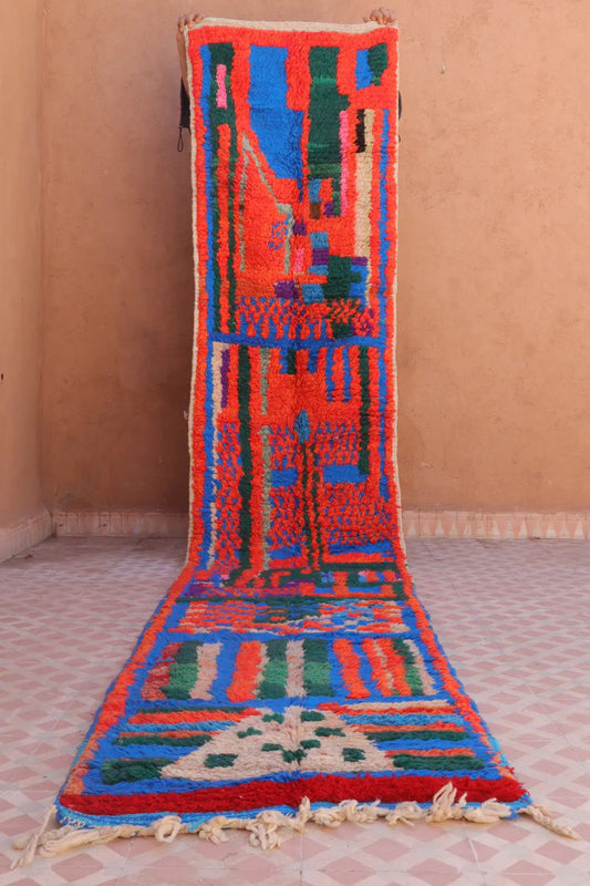 Tapis Berbère Couloir Coloré Boujaad Rouge à motifs Bleu Klein - 338 x 67 cm Néda