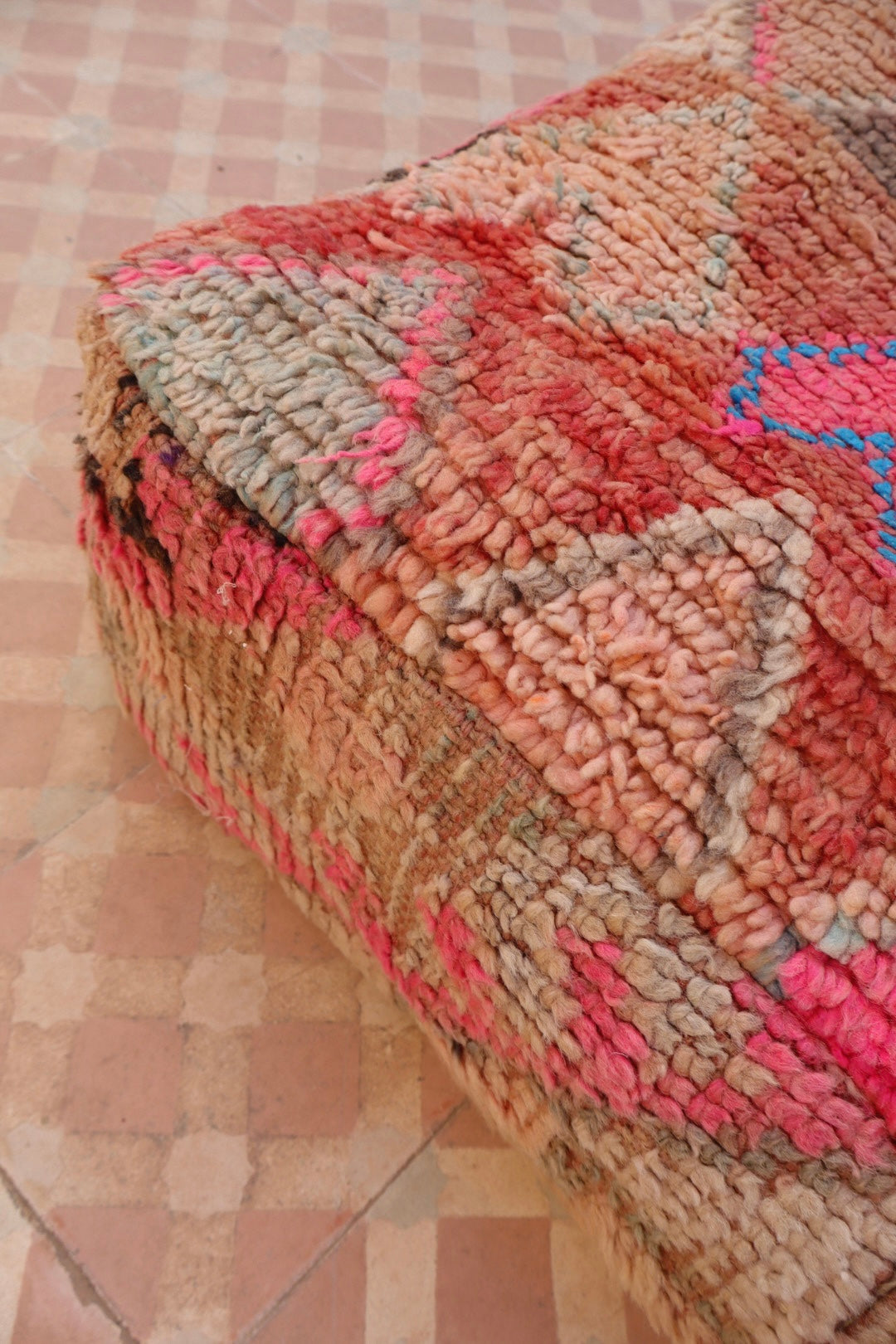 Pouf Berbère Coloré Rose et Bleu Néda