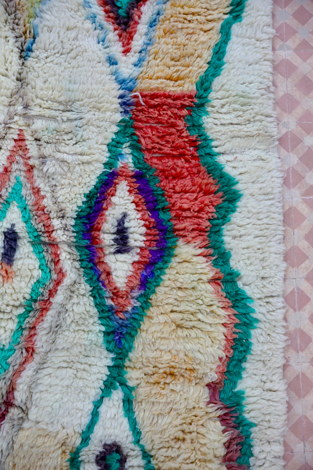 Tapis Berbère Boujaad Blanc Motifs Colorés - 222 x 146 cm Néda