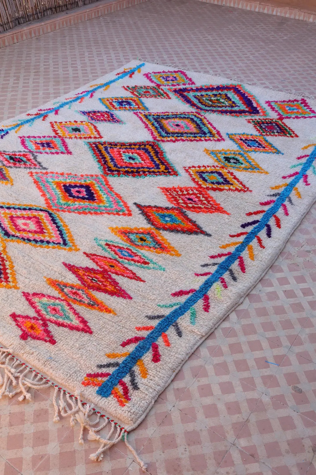 Tapis Berbère Azilal Colorés Motifs Multicolores et Fluo- 262 x 191 cm Néda