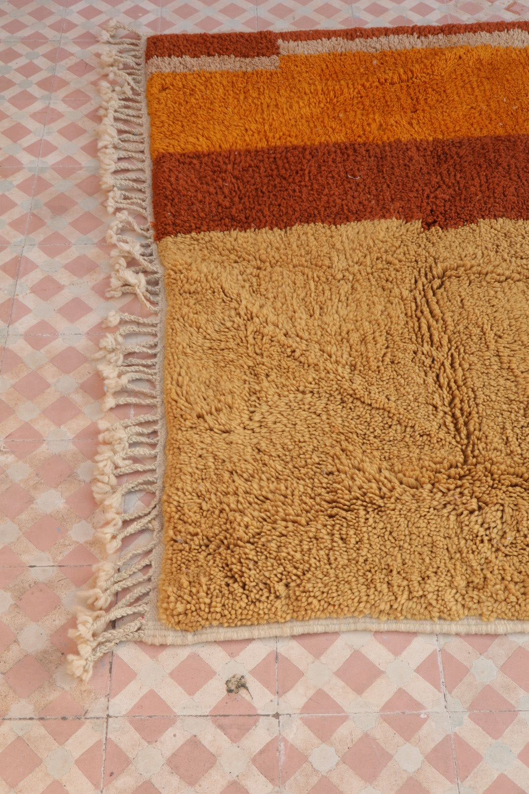 Tapis Berbère Azilal Contemporain Qualité Supérieure - 245 x 132 cm Néda