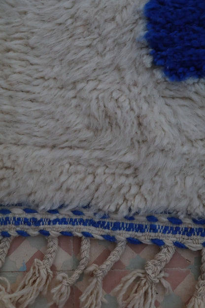 Berber carpet Béni Ouarain White and Blue Majorelle Modern- 162 x 111 cm