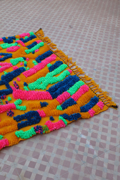 Tapis Berbère Coloré Jaune Moutarde Motifs Fluos-  190 x 142  cm Néda