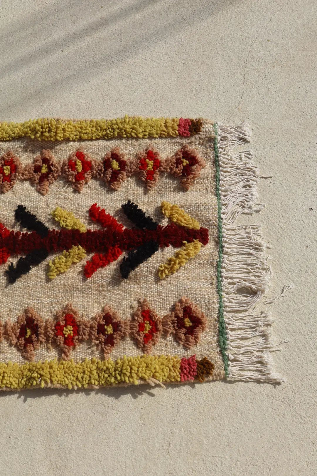 Tapis Berbère Coloré Azilal à Reliefs - 106 x 65 cm Néda