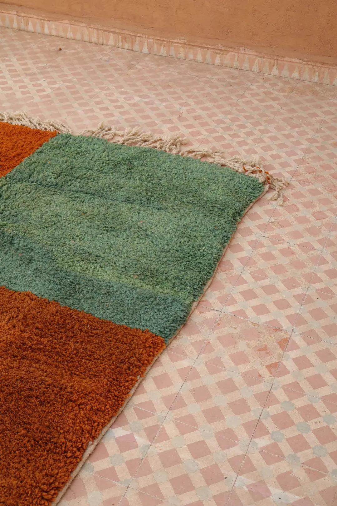 Tapis Berbère Azilal Abstrait Qualité Supérieure - 227 x 155 cm Néda