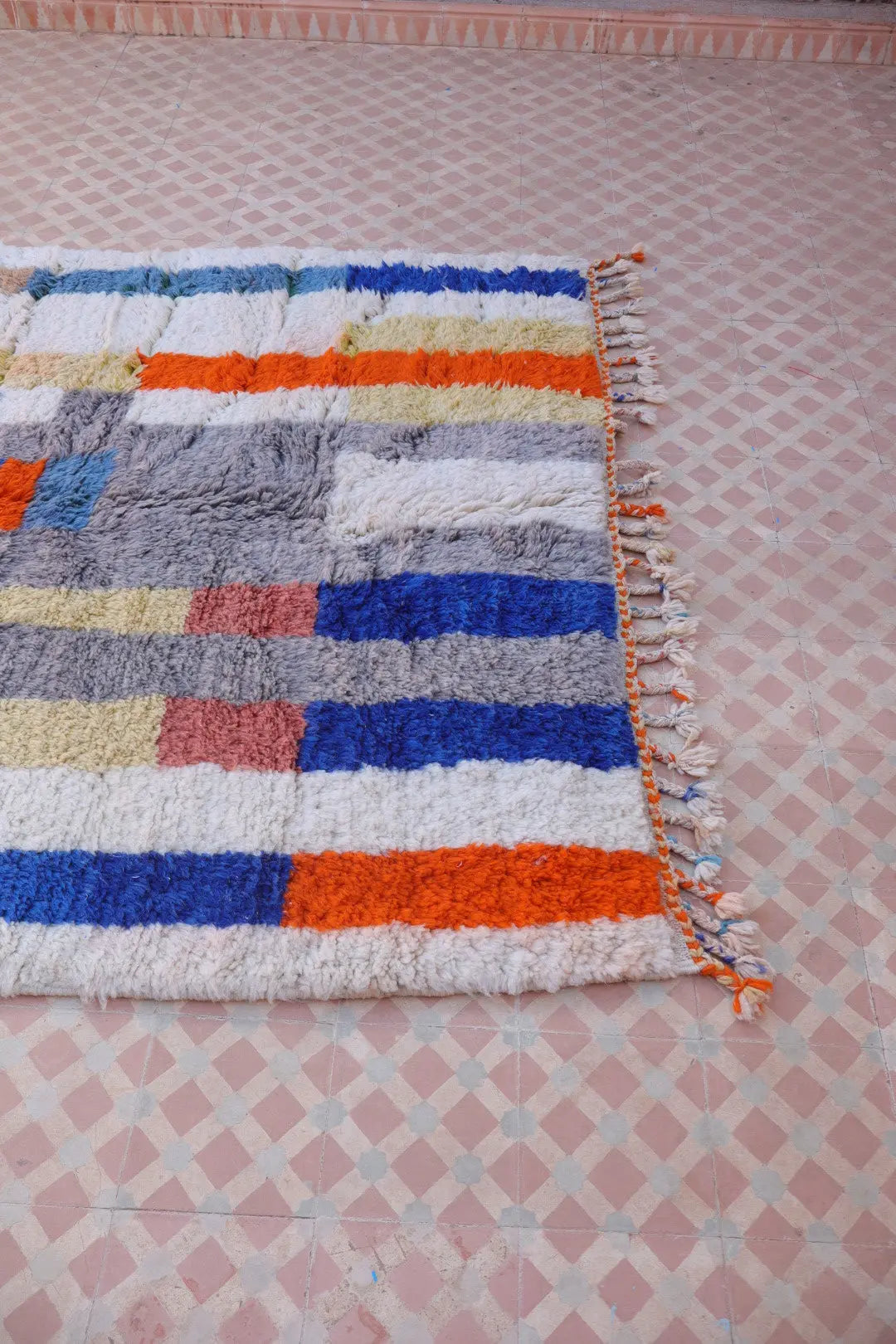 Tapis Berbère Azilal Écru Lignes Colorées- 249 x 157  cm Néda