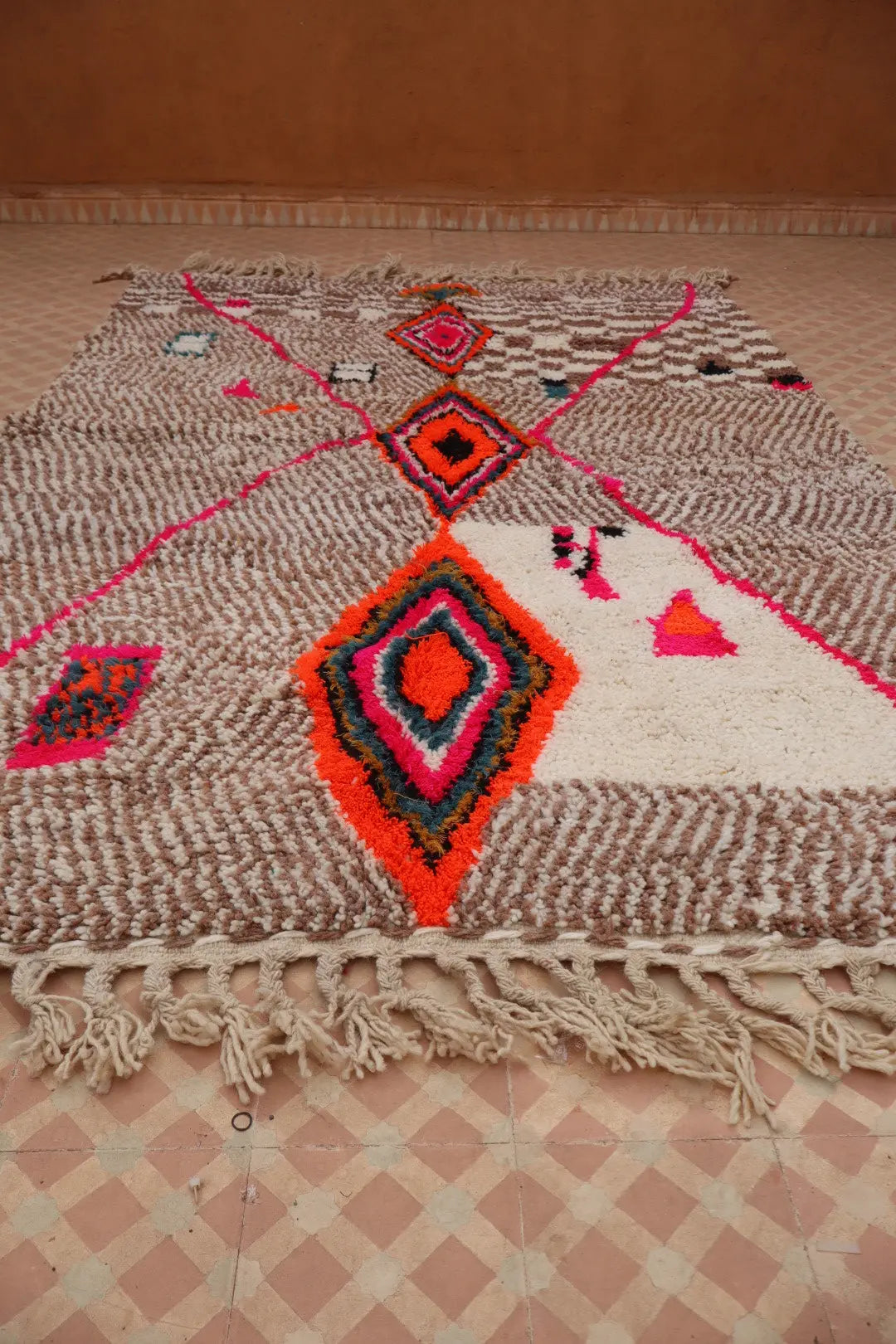 Tapis Berbère Coloré Azilal Motifs Blanc Motfis Multicolore-  247 x 160 cm Néda