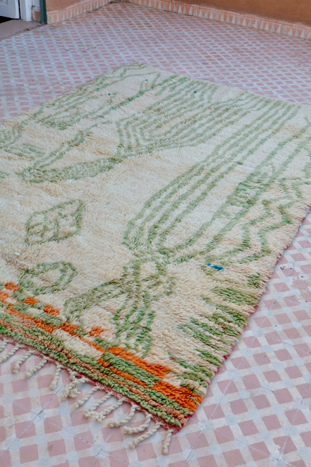 Alfombra Bereber Boujad Beige Verde Almendra y Naranja - 241 × 163 cm Néda